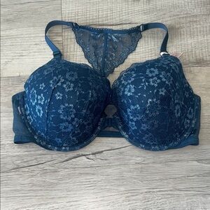 NWT Victoria secret bra 36D